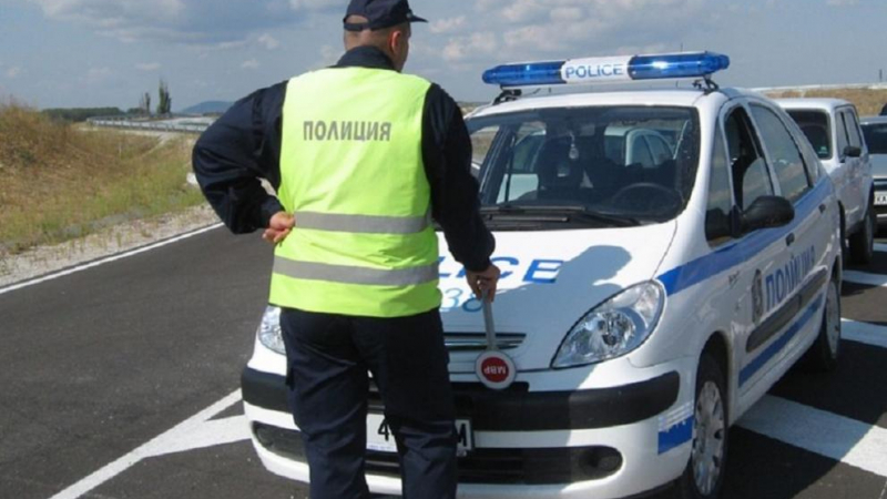 Полицаи окупираха изхода на АМ „Тракия“ в посока Пловдив, спират коли наред и... 