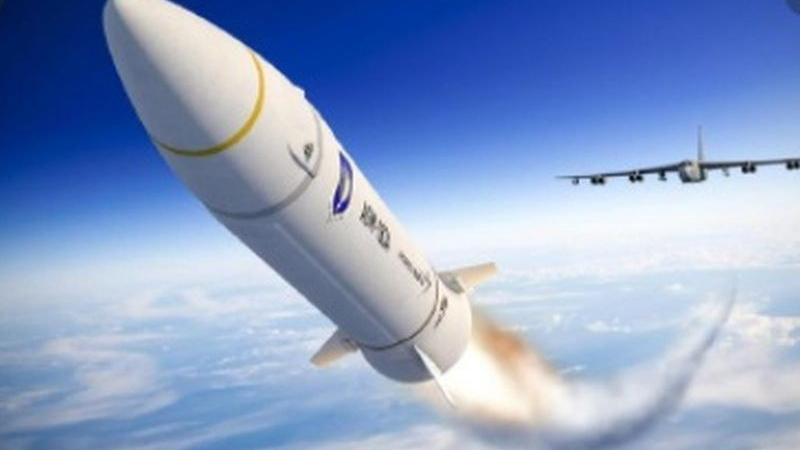 Daily Express гърми: САЩ има ракета, която стига до Москва за 20 минути 