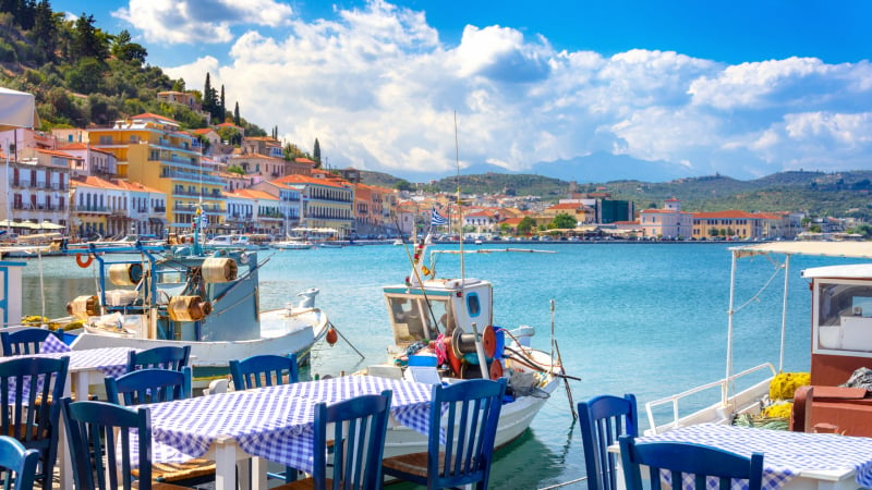 Къде да отидем в Гърция през май