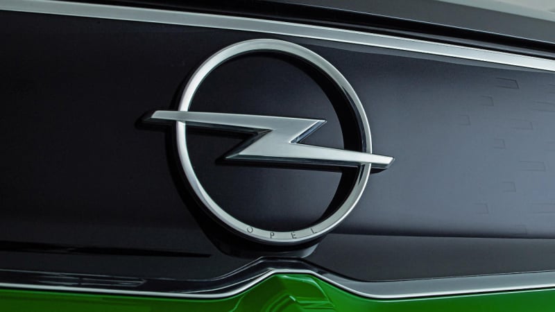 Първи СНИМКИ на новия Opel Grandland X