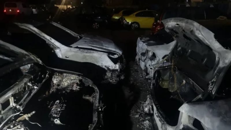 Огнена вендета: Мъж подпали 8 таксита в Пловдивско СНИМКИ