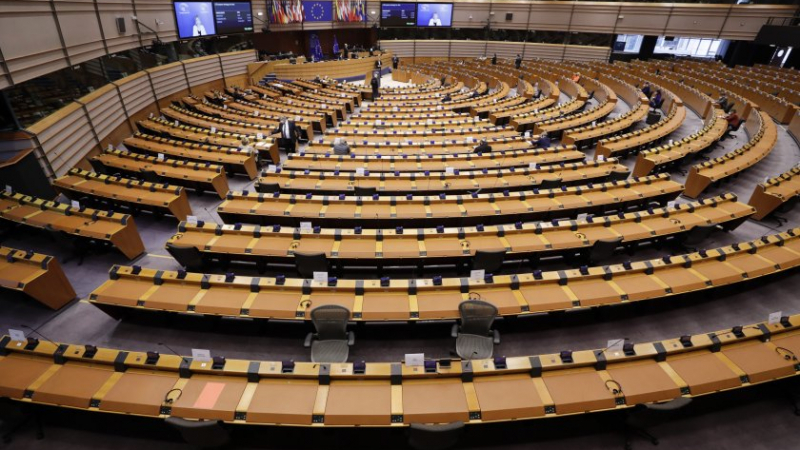 ЕП отхвърли скандалната поправка срещу България в резолюцията за РС Македония