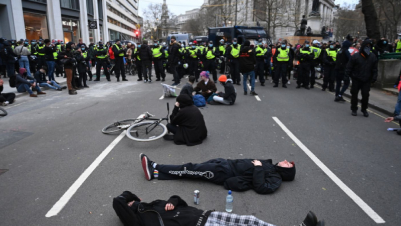 Протести в Лондон срещу полицейско насилие