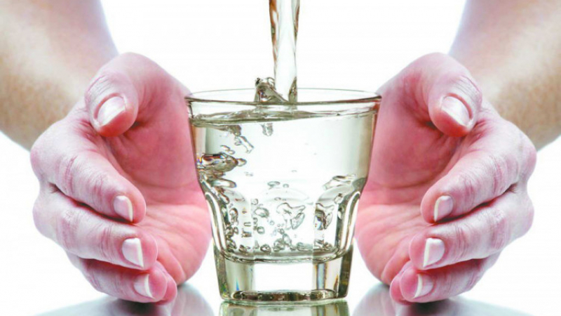 Защо е по-добре да пием трапезна минерална вода