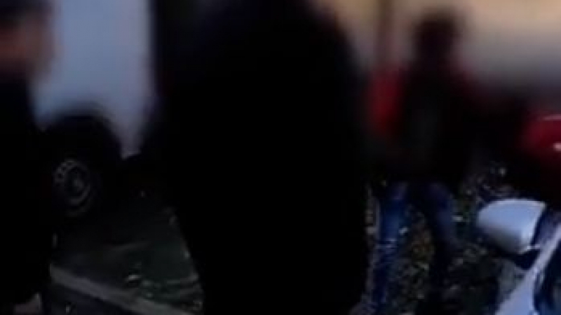 Брутална гавра в Бургас! Тийнейджъри изнасилват с предмети ученик и снимат видео 18+