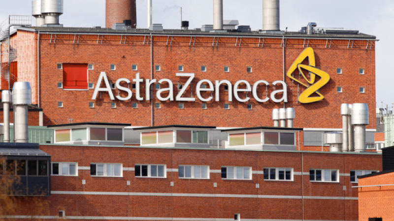 AstraZeneca призна официално колко хора получават кръвни съсиреци от ваксината й 