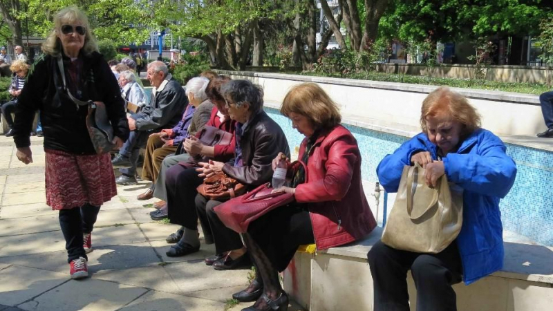 Неприятни новини за бъдещите пенсионерки в България