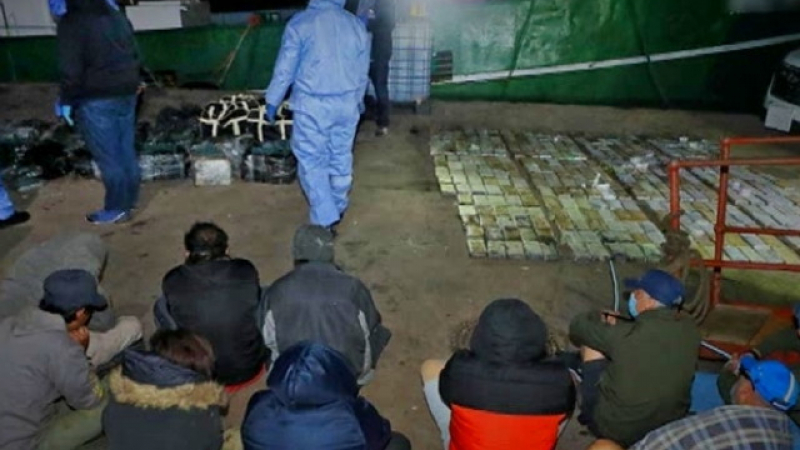 Жертва на "Наглите" е сред закопчаните за трафика на кокаин за милиони долари в ЮАР ВИДЕО 