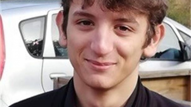 Зловеща мистерия: Български тийнейджър изчезна в Англия, дирят го с хеликоптер ВИДЕО