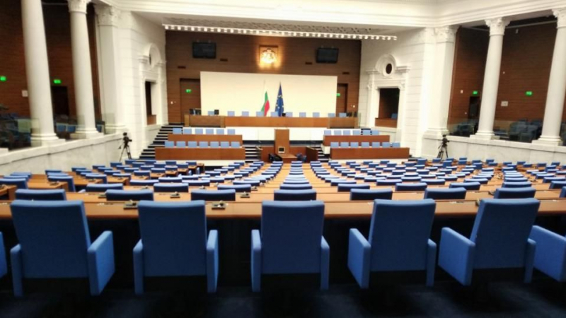 Сензационна прогноза: Радев ще разпусне новия парламент на 13 май, когато...