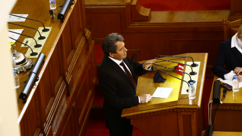 Разкостиха Тошко Йорданов заради мрачната му прогноза за кратък живот на парламента