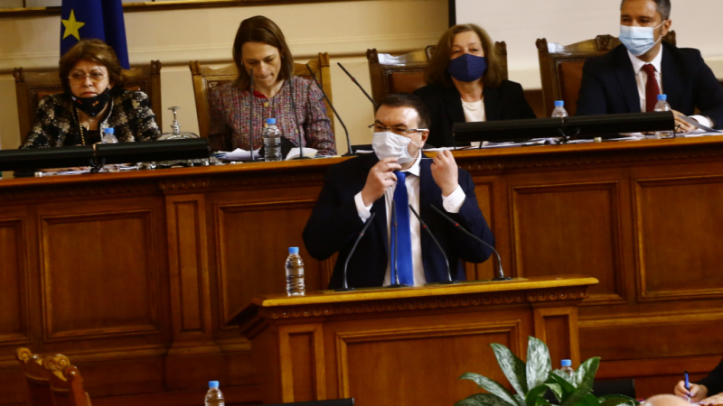 Нова жестока свада в парламента заради разпускането на НОЩ 
