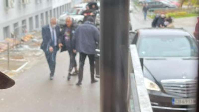Близки до Борисов с мрачна прогноза след спешното му влизане в болница 