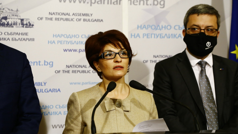 Атанасова: Готви се кражба на изборите, отвориха кутията на Пандора