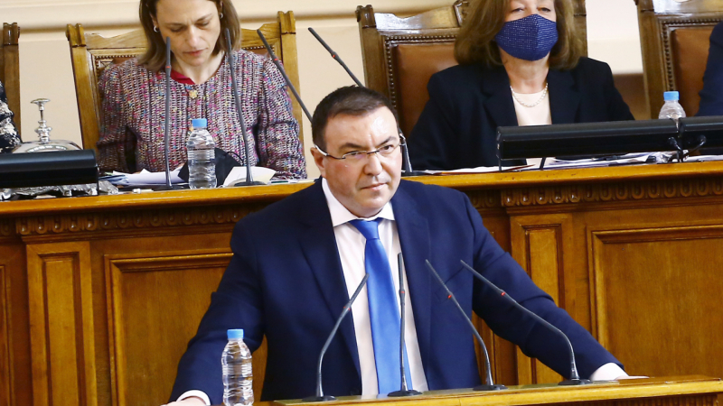 Проф. Ангелов със сериозна К-19 закана към новите депутати ВИДЕО