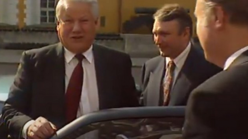 Историческо ВИДЕО: Борис Елцин тества ВАЗ-2110
