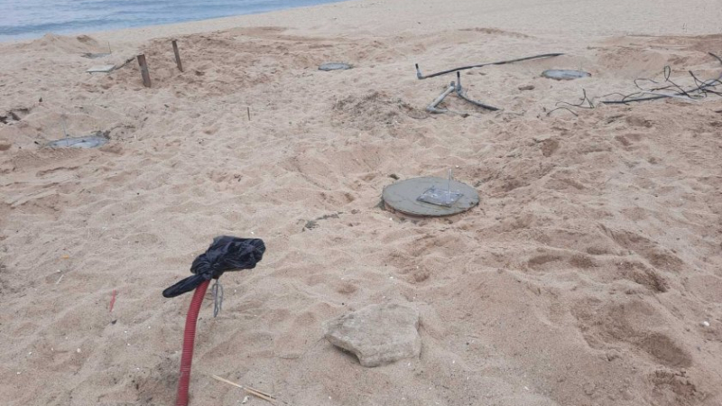 Изливат бетон на плаж "Кабакум" СНИМКИ