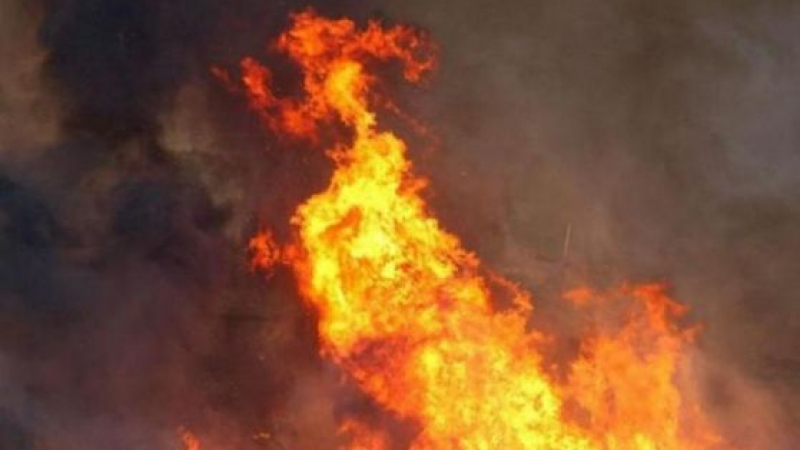 Извънредно: Огнен ад в столичен хотел, тече евакуация