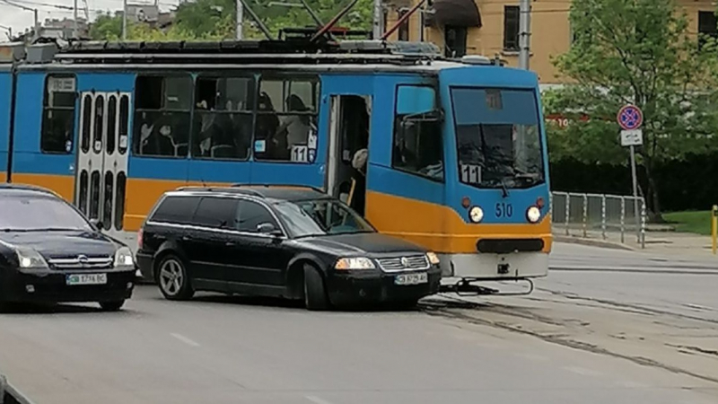 Катастрофа с трамвай затапи столицата СНИМКИ