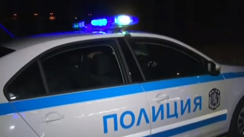 Сигнал до БЛИЦ: Пребиха жестоко таксиджия по тъмна доба в центъра на София