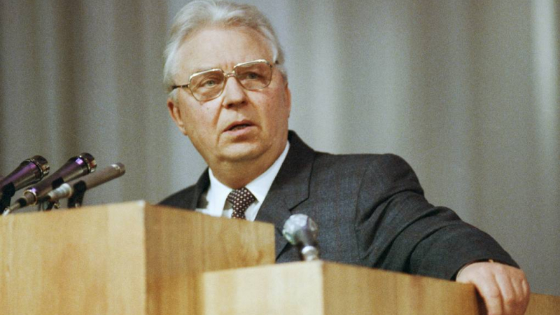 На 100 години почина Егор Лигачов - дясната ръка на Горбачов 