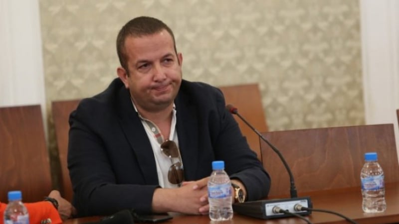 Депутат разкри схемата на Манолова с Илчовски