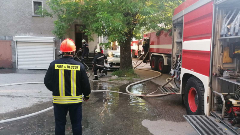 Само в БЛИЦ! Извънредна ситуация в София вдигна на крак полиция и пожарна