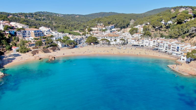 Най-хубавите плажове и скрити идилични градове в Каталуния 