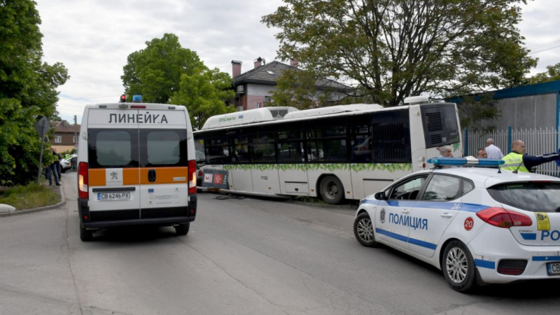 Извънредни новини за мелето с автобус и 7 коли в столицата 