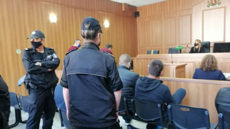 Ексклузивни новини от съда за закопчания шеф на Трето РУ в Пловдив 