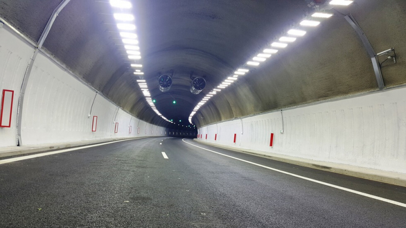 Шофьорите са в ужас: Затварят за ремонт тръбата за София на тунел „Ечемишка“ 