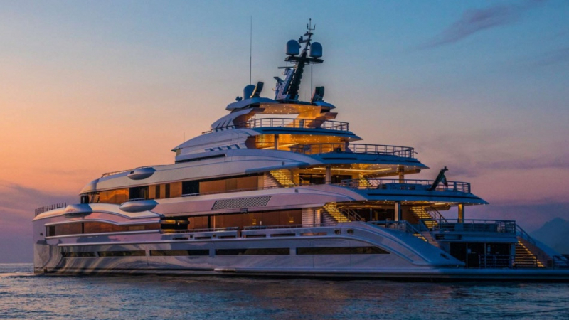 Влезте в най-луксозния мезонет с легло за 120 хиляди паунда в круизен кораб СНИМКИ