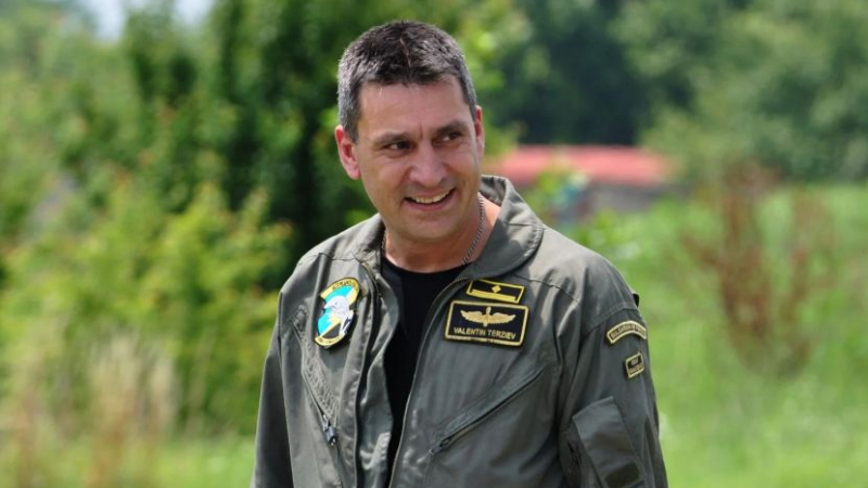 Изчезналият в Черно море пилот водел въздушните асове от Графа в Деня на храбростта  
