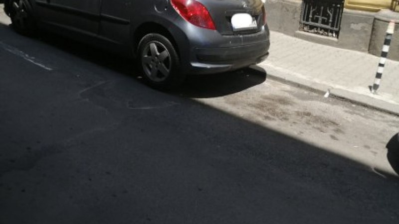 Минувачи видяха тази кола в центъра на София и се вцепениха ВИДЕО