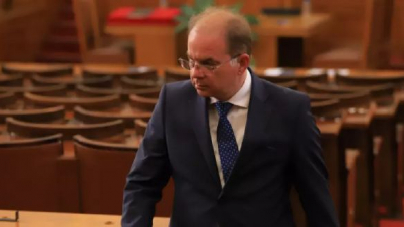 Чолаков каза коя партия е написала по-голямата част от проекта за промени в Конституцията 