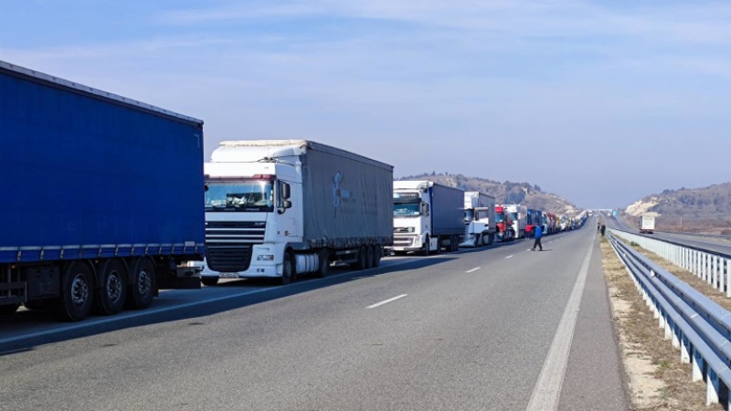 Зелени коридори за празните камиони към Гърция искат превозвачите