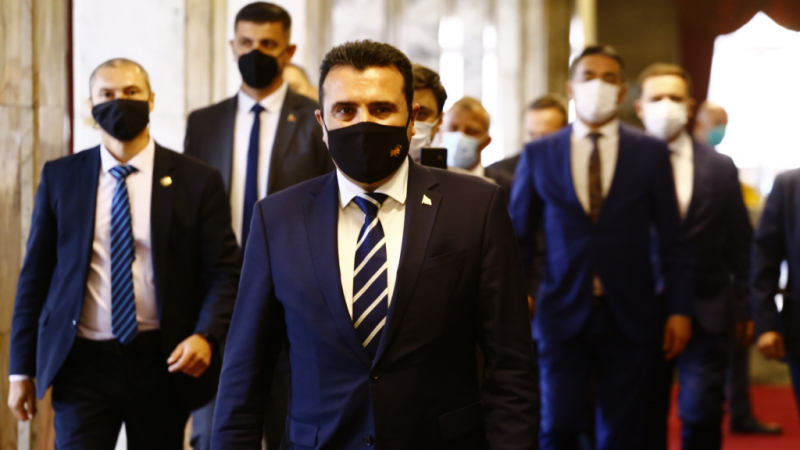 Трагедията на АМ "Струма" отложи оставката на Заев 