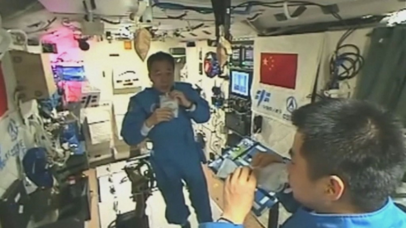 Истински лукс и глезотии за астронавтите на китайската космическа станция 