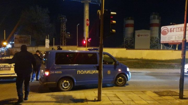 Ужас! Мъж се застреля в главата на оживен булевард в София