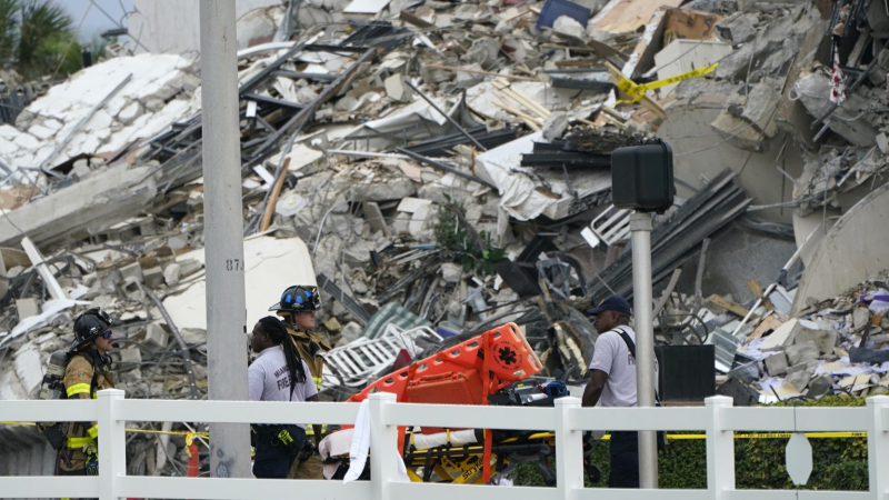 Ужас в Маями Бийч! Поне 99 са погребани под рухнала сграда ВИДЕО