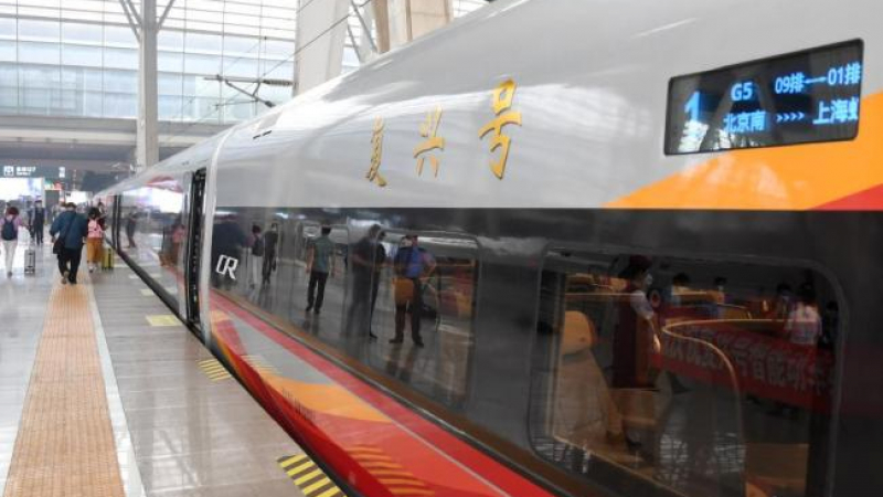 Китай пусна ново поколение високоскоростни влакове