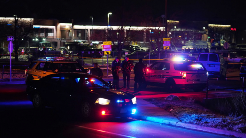 Трима убити при стрелба в Масачузетс ВИДЕО