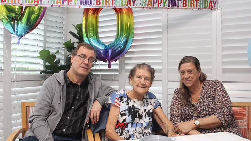 100-годишна жена обясни коя е причината за дълголетието й СНИМКИ