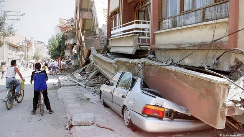 Ужасяваща прогноза: Мощно земетресение отнема пет милиона живота в Истанбул 