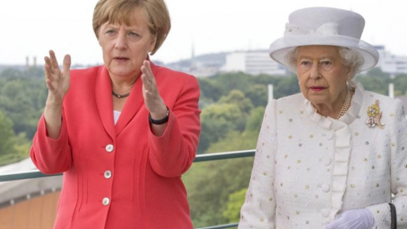 Меркел на крака при Елизабет II 