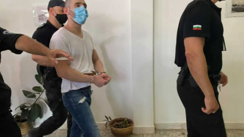 Прокурор за нападателя от Бургас: Хваща момичето за косата, прорязва гърлото й и... ВИДЕО