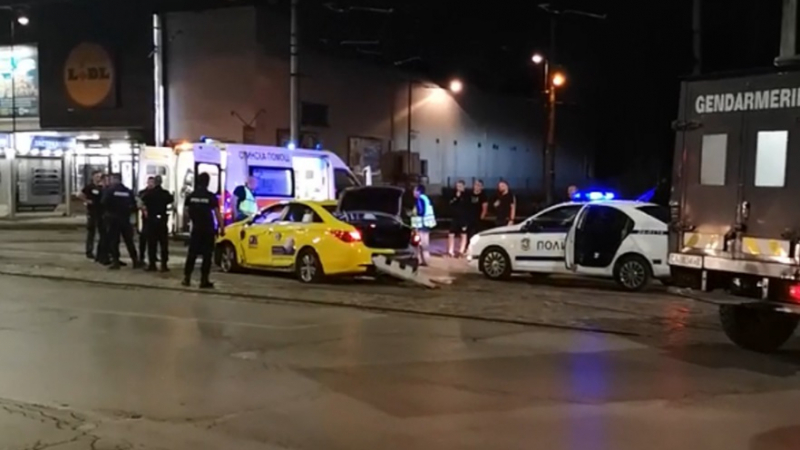 Полиция преследва таксита в цяла София, има много арестувани 