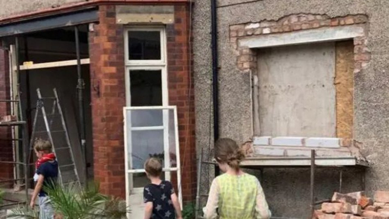 Ремонт: Жена превърна най-страшната къща на улицата в бижуто на града СНИМКИ