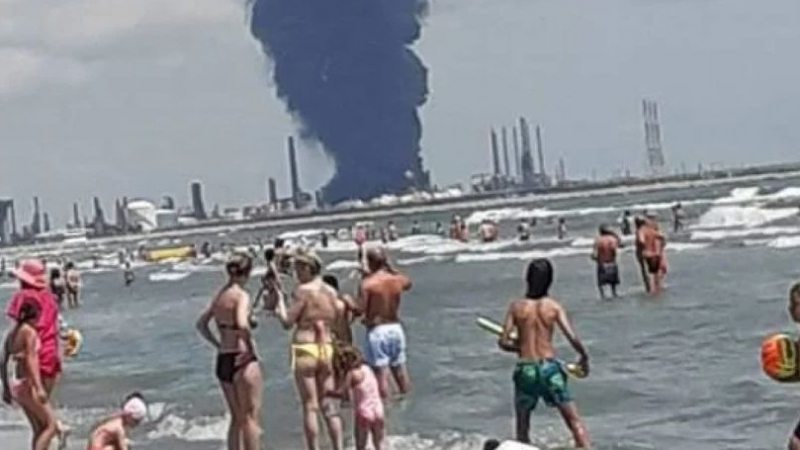 Ето какво се случва в България след експлозията в най-голямата румънска рафинерия ВИДЕО