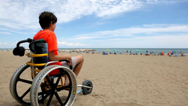 Сравнение между България и чужбина: Колко са достъпни плажовете ни за инвалиди